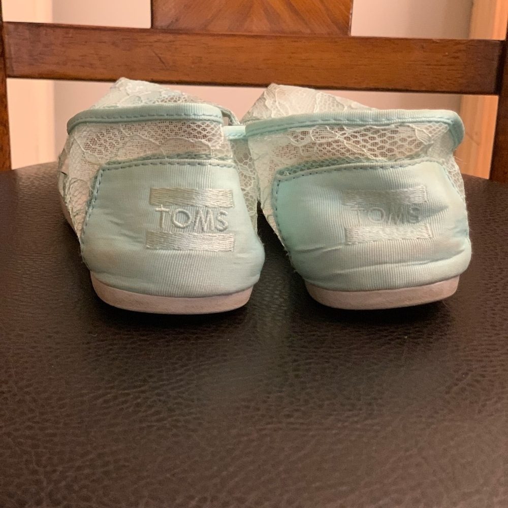 Lace Toms - Picture 4 of 5